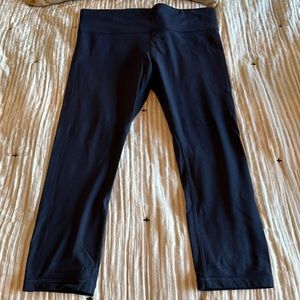 Athleta Elation Capri. Size Large Tall. Navy. 23 inch inseam.